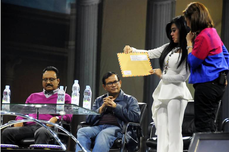 Politik Pertunjukan dan Infotaintment